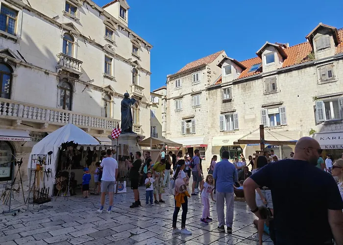 Апартаменты Staysplitbay Old Town Authentic Luxury Сплит