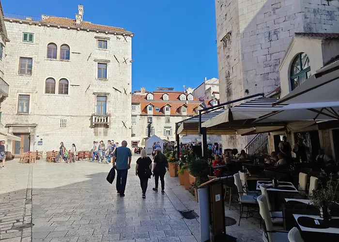 Staysplitbay Old Town Authentic Luxury Апартаменты *