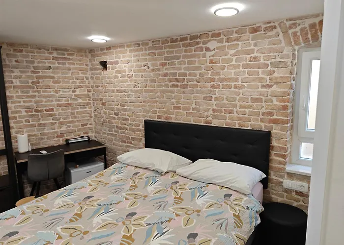 Апартаменты Staysplitbay Old Town Authentic Luxury *