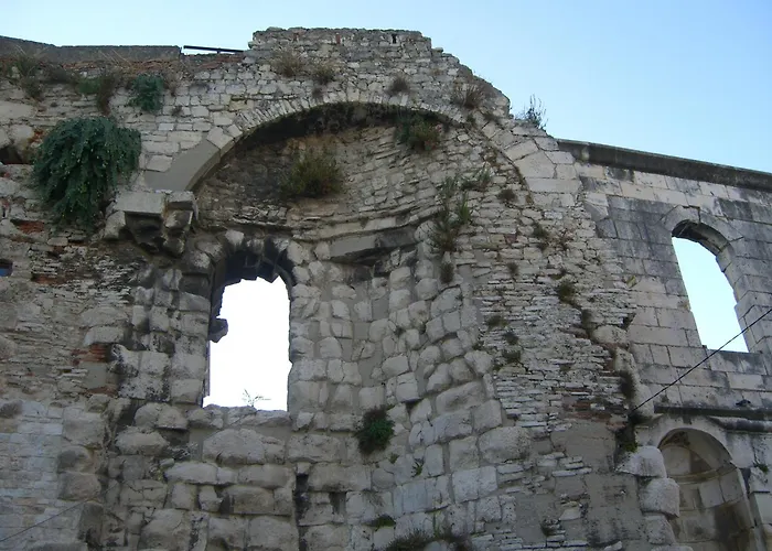 Staysplitbay Old Town Authentic Luxury Апартаменты *