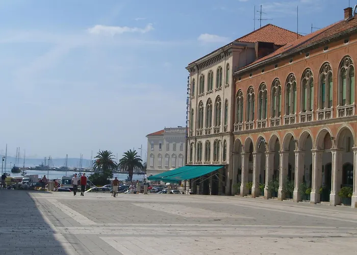 Апартаменты Staysplitbay Old Town Authentic Luxury *