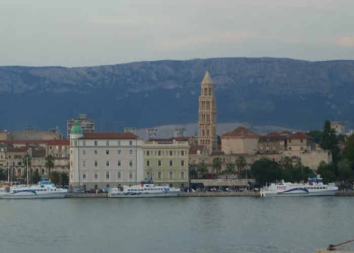 Staysplitbay Old Town Authentic Luxury * ספליט